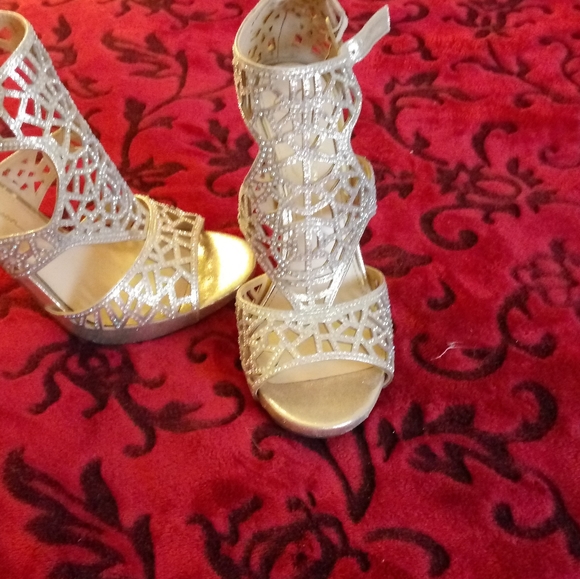 Jessica Simpson heels - Picture 2 of 2